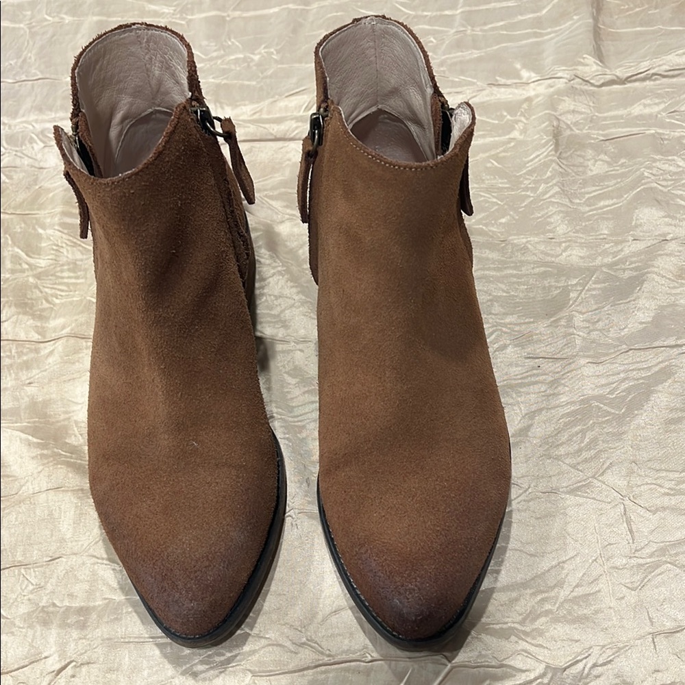 GeeWawa Arizona Burnished Camel Suede Booties